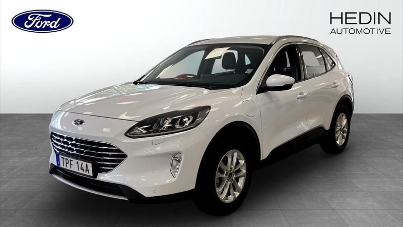 Vit (white) Begagnad 2022 Ford Kuga Titanium SUV | 269 900 kr (Marknadspris) - Bild 1/4