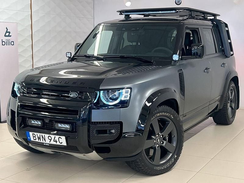 Svart Begagnad 2022 Land Rover Defender SUV | 1 295 000 kr (Marknadspris) - Bild 1/4