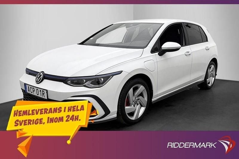 Begagnad VW Golf VIII GTE 245 HK (180 kW) 2020 Vit Halvkombi