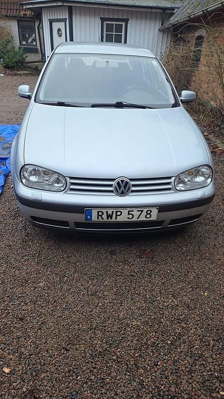 Begagnad 2001 VW Golf IV | 10 000 kr (Marknadspris) - Bild 1/4