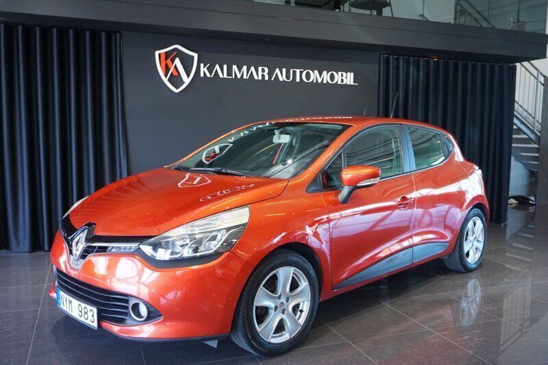 Röd Begagnad 2013 Renault Clio IV Halvkombi | 69 900 kr (Lite dyr) - Bild 1/4
