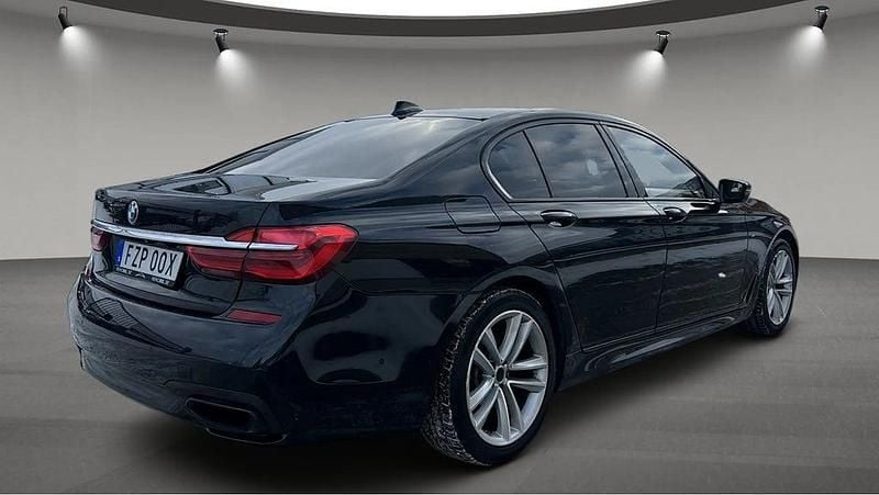 Begagnad BMW 740 M Sport 320 HK (235 kW) 2016 Svart Sedan