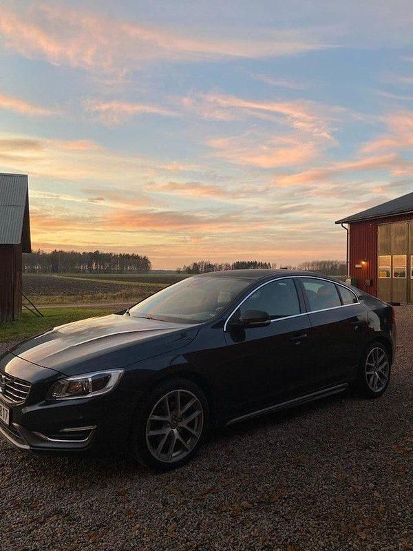 Begagnad 2014 Volvo S60 Momentum Sedan | 85 000 kr (Marknadspris) - Bild 1/3