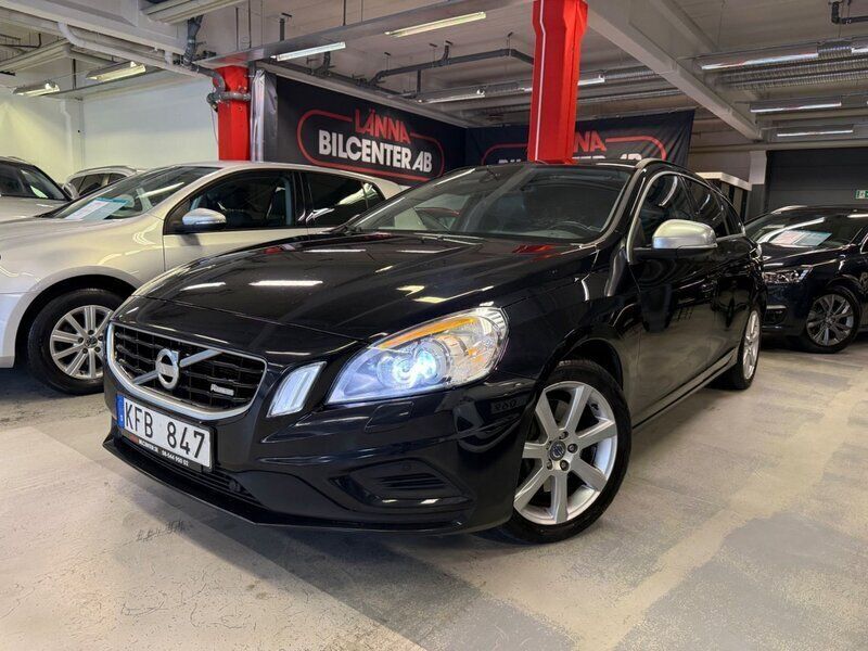 Svart Begagnad 2013 Volvo V60 R-Design Kombi | 119 000 kr (Bra pris) - Bild 1/4