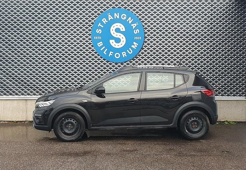 Svartmetallic Begagnad 2021 Dacia Sandero Stepway Kombi | 138 000 kr (Bra pris) - Bild 1/4