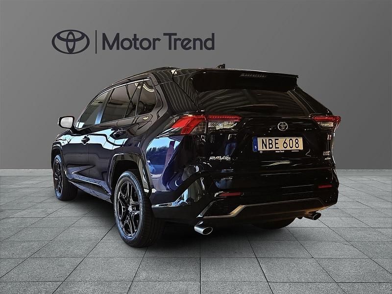 Begagnad Toyota RAV4 Hybrid Sport 310 HK (228 kW) 2023 Mörkblå (blå) SUV