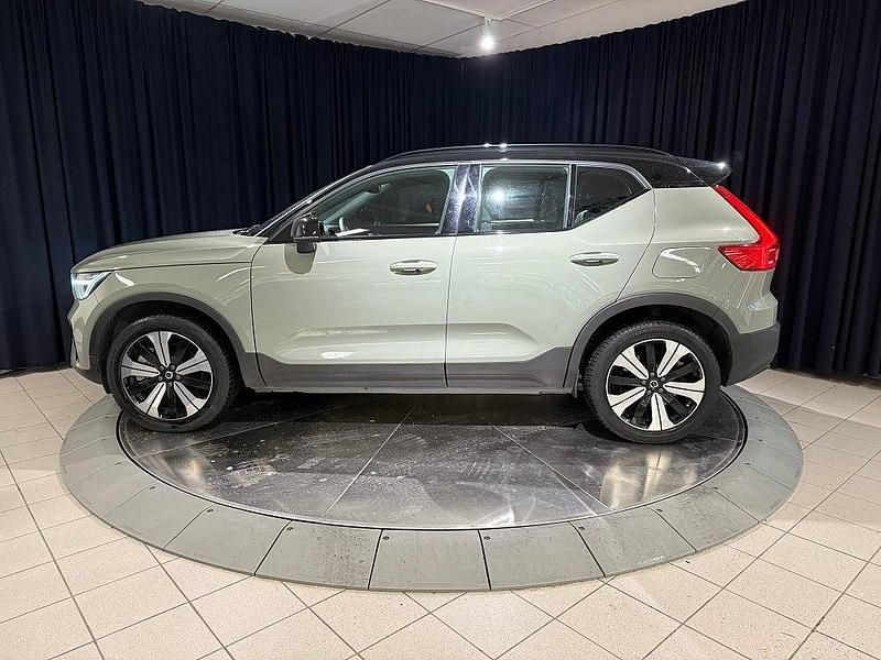 Begagnad Volvo XC40 Core 185 kW (252 HK) 2022 Grön SUV