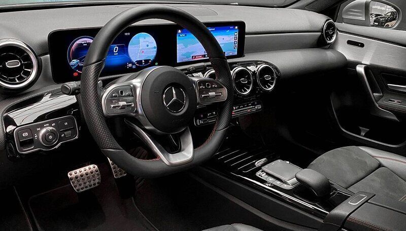 Begagnad 2021 Mercedes A200 AMG Sedan | 199 000 kr - Bild 1/2