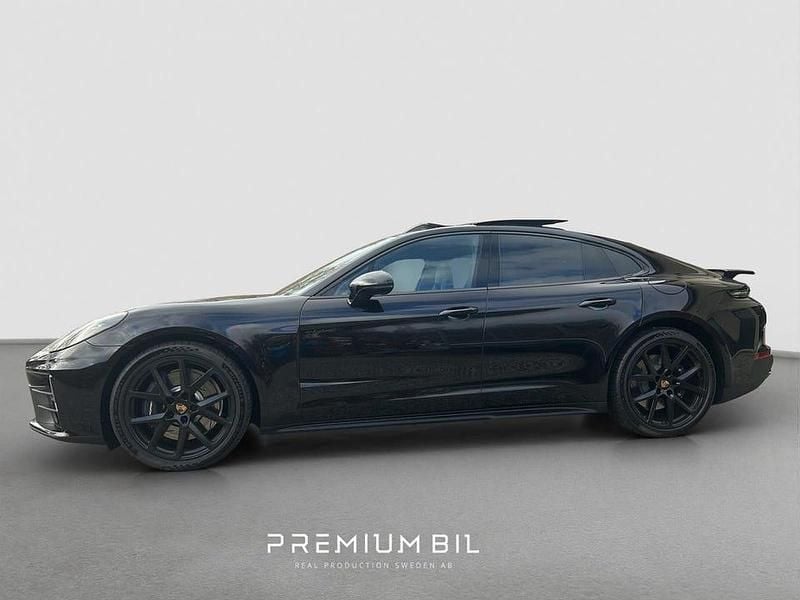 Ny Porsche Panamera 4 471 HK (346 kW) 2025 Svart Sedan