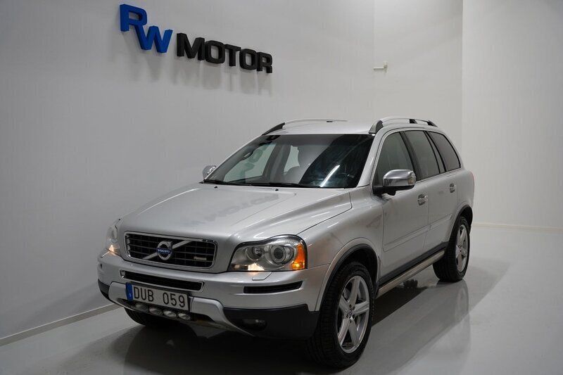 Ljusgrå Begagnad 2011 Volvo XC90 R-Design SUV | 134 800 kr (Lite dyr) - Bild 1/4