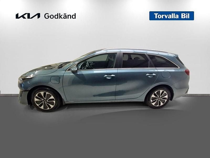 Begagnad Kia Ceed 105 HK (77 kW) 2024 Svart Halvkombi