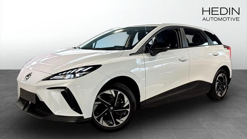 Begagnad MG MG4 EV 125 kW (170 HK) 2024 Vit Halvkombi