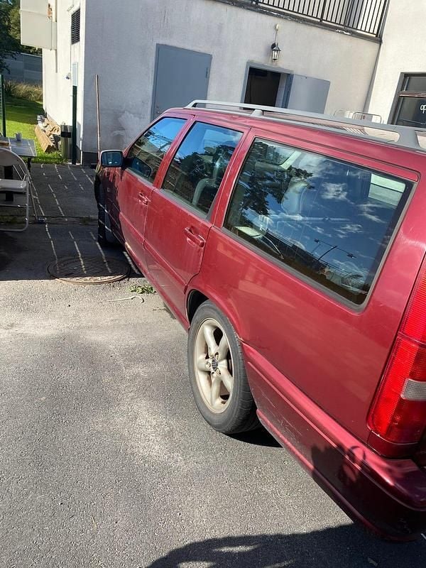 Begagnad 1997 Volvo V70 Kombi | 10 000 kr (Superpris) - Bild 1/4