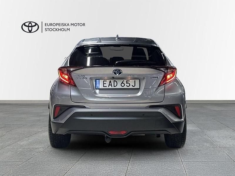 Begagnad Toyota C-HR Edition 122 HK (89 kW) 2021 Silvermetallic SUV