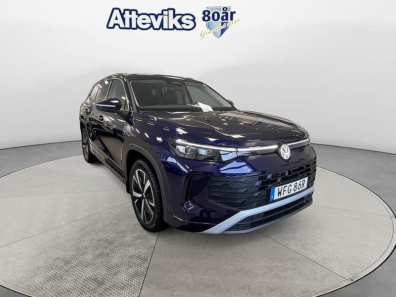Lila Begagnad 2025 VW Tayron Life SUV | 489 900 kr (Marknadspris) - Bild 1/4