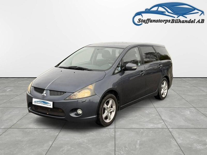 Mörkgrå Begagnad 2006 Mitsubishi Grandis Minibuss | 29 900 kr (Marknadspris) - Bild 1/4
