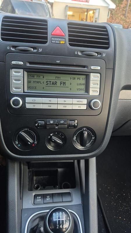 Begagnad VW Golf VI 102 HK (75 kW) 2008 Halvkombi