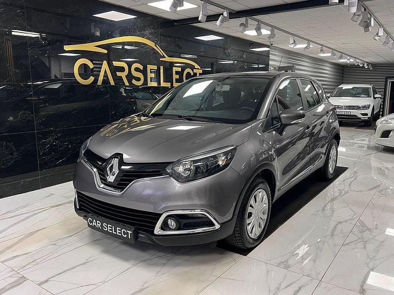 Grå Begagnad 2014 Renault Captur SUV | 84 800 kr (Marknadspris) - Bild 1/4