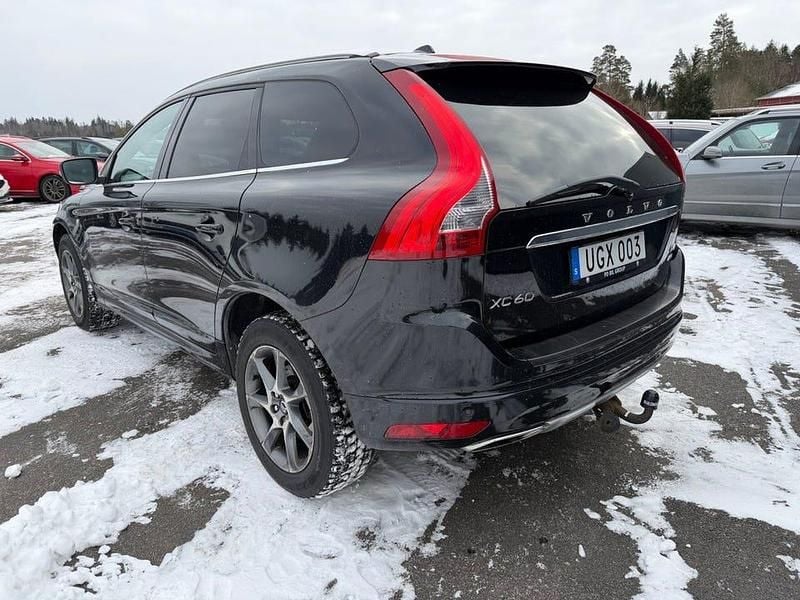 Begagnad Volvo XC60 Ocean Race 230 HK (169 kW) 2015 Svart SUV