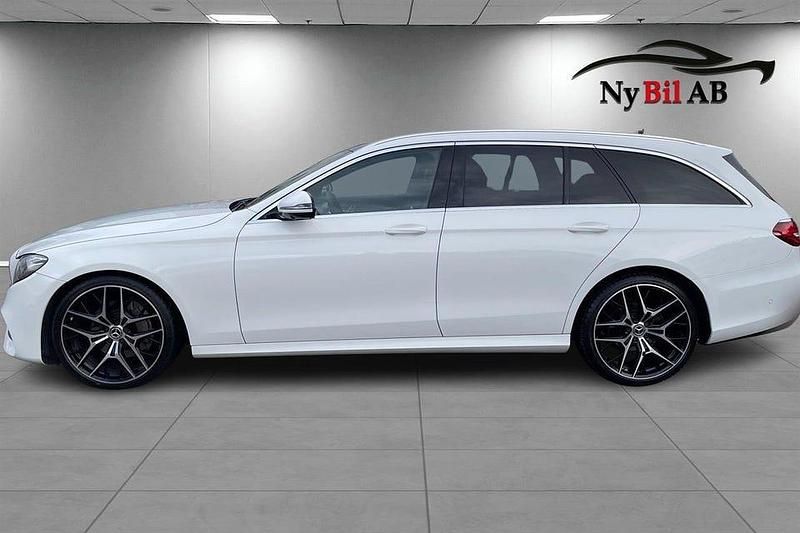Begagnad Mercedes E220 AMG line 194 HK (142 kW) 2018 Vit