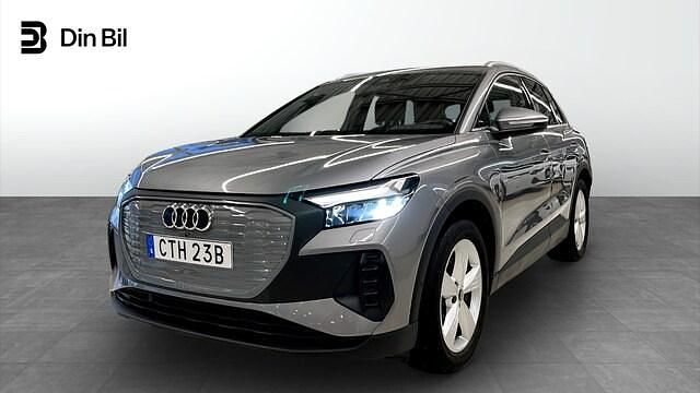 Tyfongrå metallic Begagnad 2022 Audi Q4 e-tron Proline SUV | 369 000 kr (Marknadspris) - Bild 1/4
