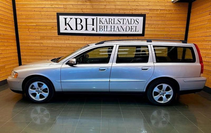 Grå Begagnad 2007 Volvo V70 Kinetic Kombi | 24 900 kr (Marknadspris) - Bild 1/4