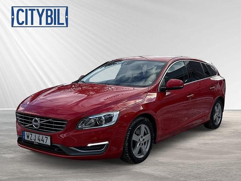 Röd Begagnad 2014 Volvo V60 Momentum Kombi | 109 900 kr (Marknadspris) - Bild 1/4