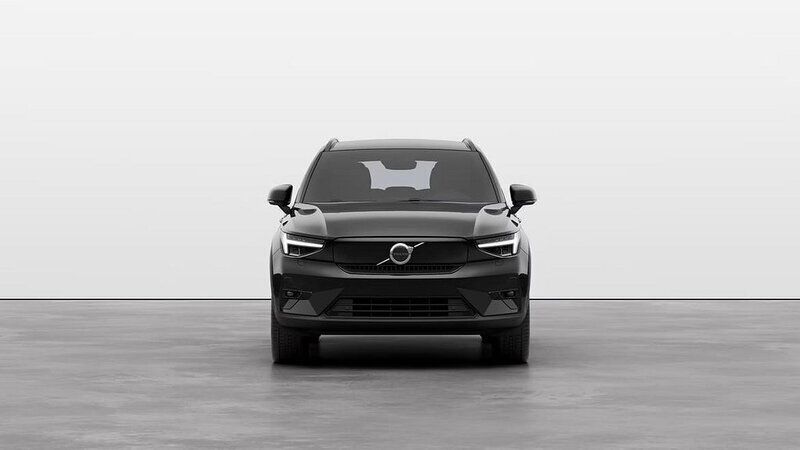 Svart Ny 2024 Volvo EX40 Plus SUV | 579 900 kr (Marknadspris) - Bild 1/4