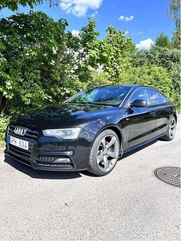 Svart Begagnad 2013 Audi A5 Sportback Comfort Halvkombi | 175 000 kr (Dyr) - Bild 1/4