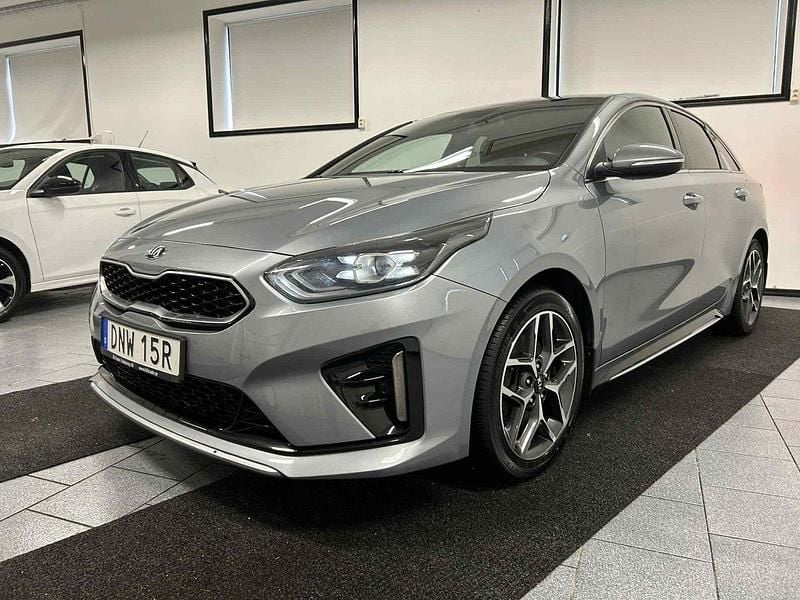 Grå Begagnad 2019 Kia ProCeed GT-Line Halvkombi | 209 500 kr (Marknadspris) - Bild 1/4