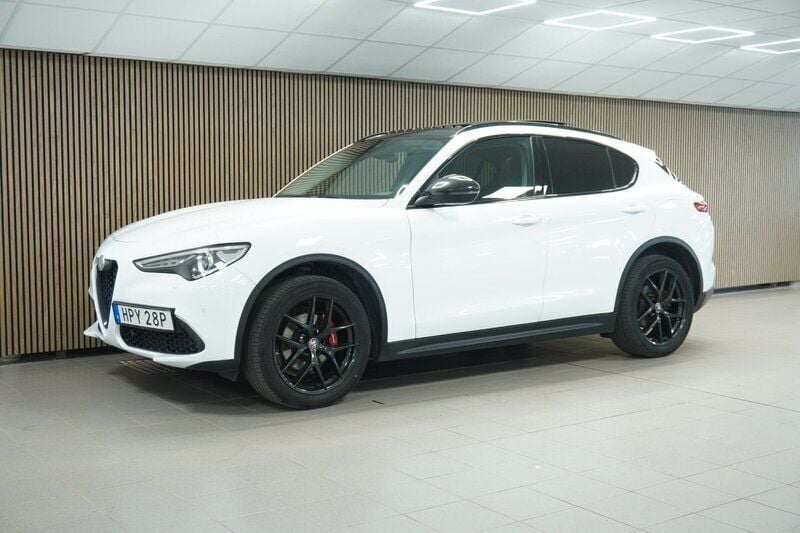 Vit Begagnad 2019 Alfa Romeo Stelvio SUV | 289 700 kr (Lite dyr) - Bild 1/4