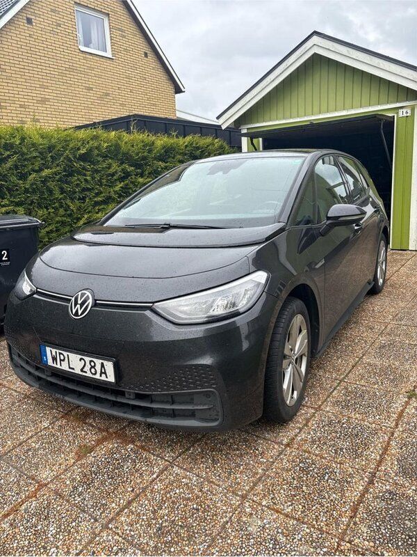 Grå Begagnad 2021 VW ID.3 Pro Performance Halvkombi | 199 000 kr (Marknadspris) - Bild 1/4