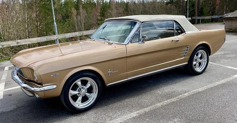 Begagnad Ford V8 203 HK (149 kW) 1966 Bronsmetallic Cab