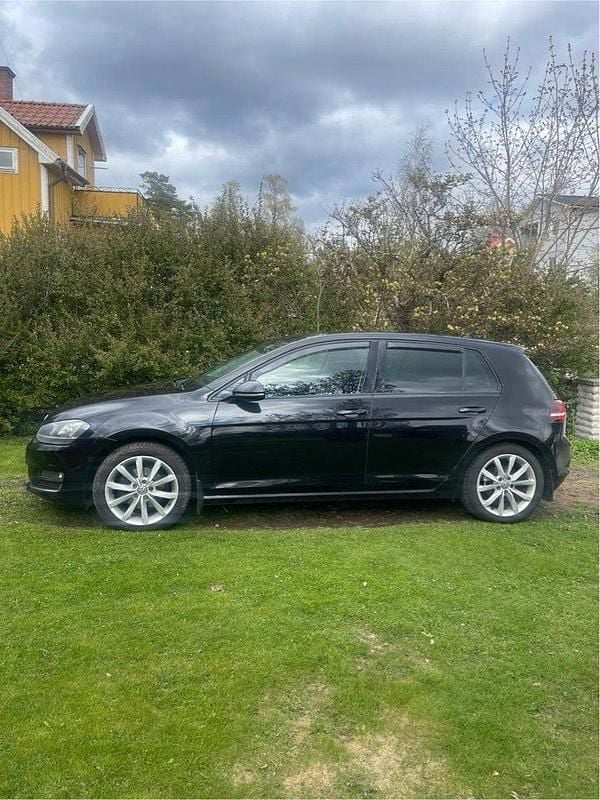 Svart Begagnad 2015 VW Golf VII GT Halvkombi | 80 000 kr (Superpris) - Bild 1/3