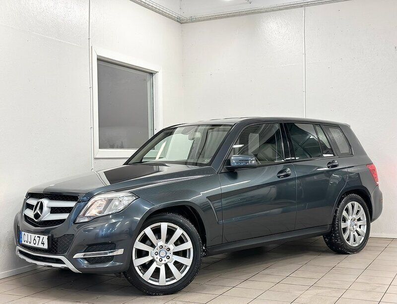 Mörkgrå Begagnad 2012 Mercedes GLK220 SUV | 154 900 kr (Marknadspris) - Bild 1/4