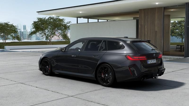 Ny BMW M5 Comfort Edition 2026 Grå Kombi