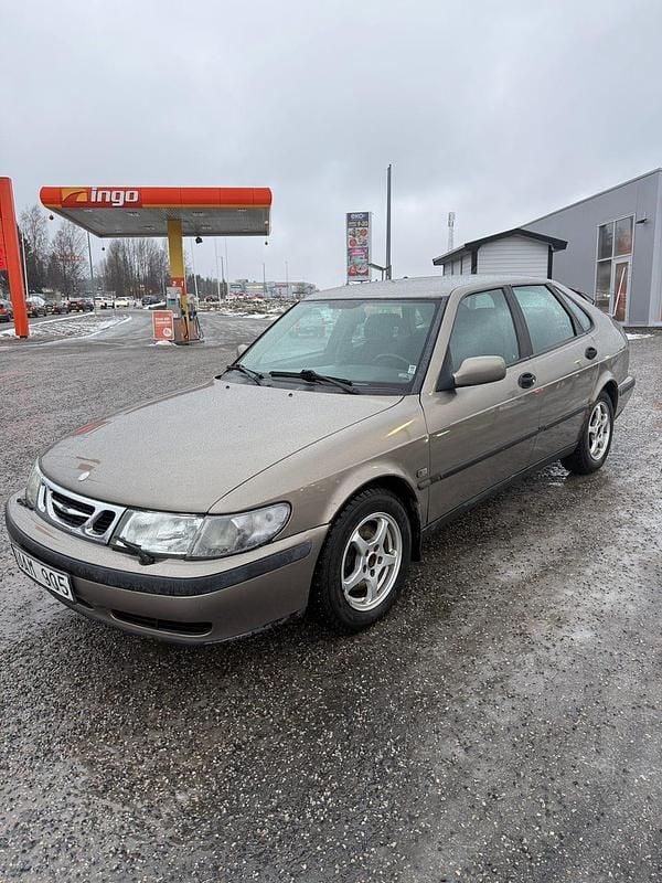 Begagnad 2003 Saab 9-3 Halvkombi | 21 900 kr (Bra pris) - Bild 1/4