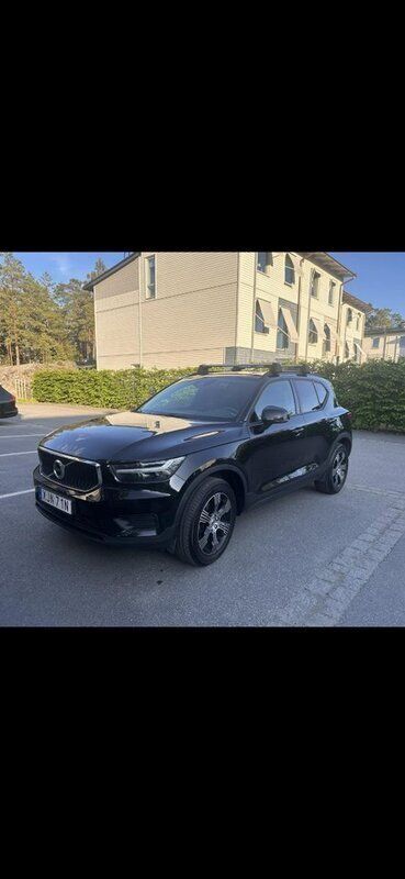 Svart Begagnad 2020 Volvo XC40 SUV | 265 000 kr (Marknadspris) - Bild 1/4