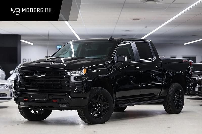 Svart Ny 2025 Chevrolet Silverado Pickup | 1 099 000 kr - Bild 1/3