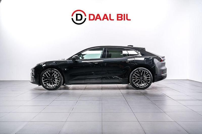 Svart Begagnad 2023 Zeekr 001 Halvkombi | 649 700 kr (Marknadspris) - Bild 1/4