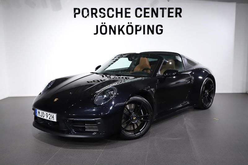 Svart (black) Begagnad 2024 Porsche 911 Targa 4 Cab | 1 849 000 kr - Bild 1/4