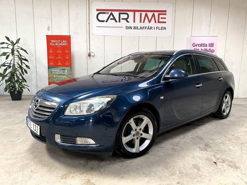 Blå Begagnad 2010 Opel Insignia Cosmo Kombi | 59 900 kr (Marknadspris) - Bild 1/4