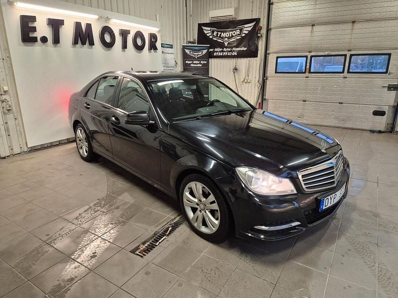 Svart Begagnad 2012 Mercedes C220 Classic Halvkombi | 74 900 kr - Bild 1/4