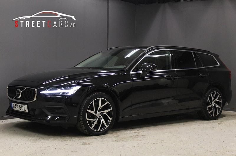 Svart Begagnad 2023 Volvo V60 Core Kombi | 279 900 kr (Bra pris) - Bild 1/4
