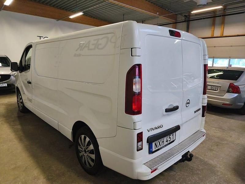 Begagnad Opel Vivaro 120 HK (88 kW) 2016 Vit Minibuss