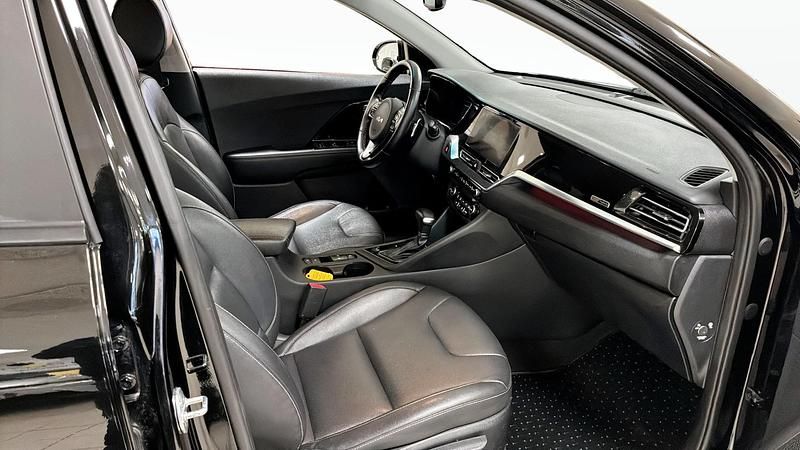 Begagnad Kia Niro Advance 141 HK (103 kW) 2022 Svart SUV