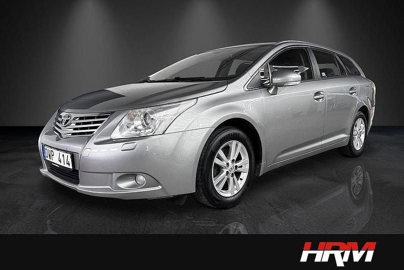 Ljusgrå (lgrå) Begagnad 2011 Toyota Avensis Business Edition Kombi | 94 900 kr (Marknadspris) - Bild 1/4