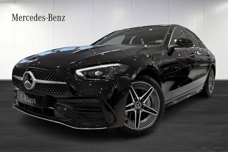 Svart (black) Ny 2024 Mercedes C300e Premium Sedan | 655 800 kr (Dyr) - Bild 1/4