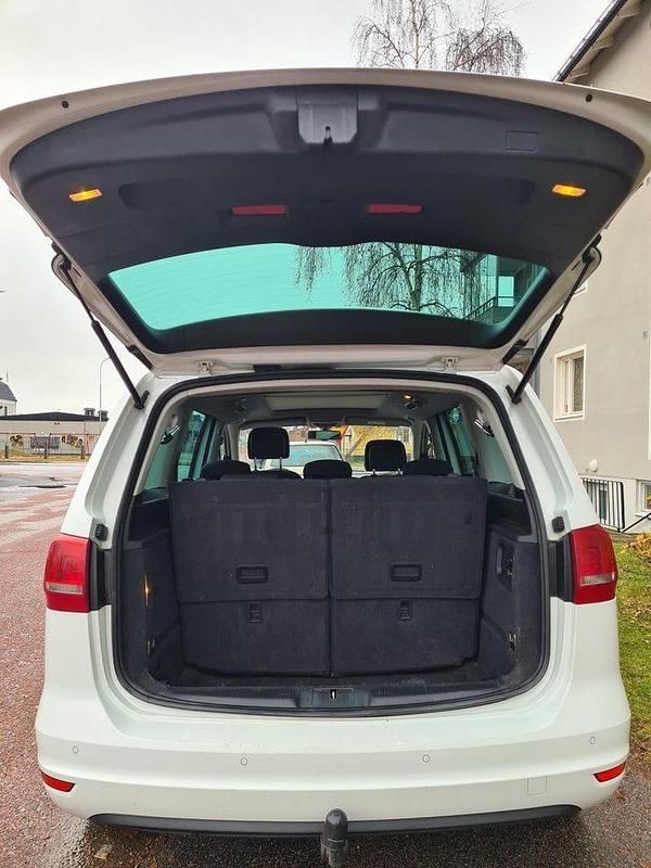 Begagnad VW Sharan 140 HK (102 kW) 2015 Minibuss