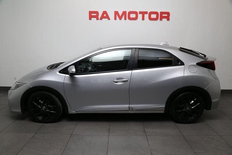 Begagnad Honda Civic Sport 120 HK (88 kW) 2015 Silver Halvkombi